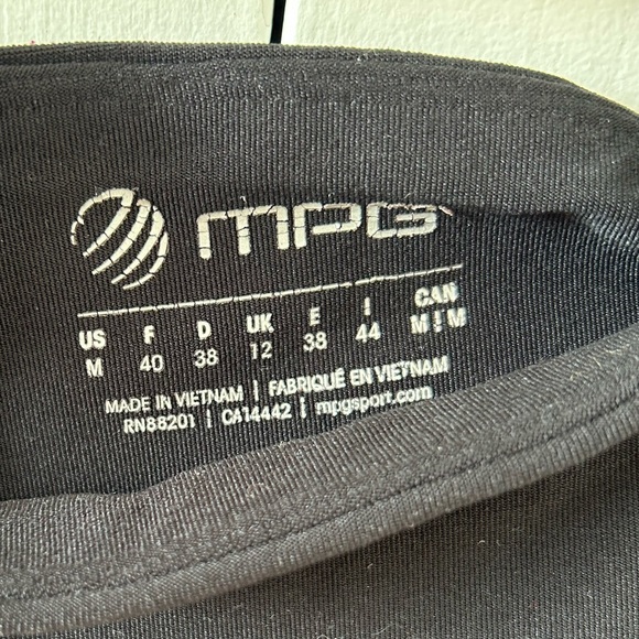 MPG 3/4 length leggings - Picture 2 of 5